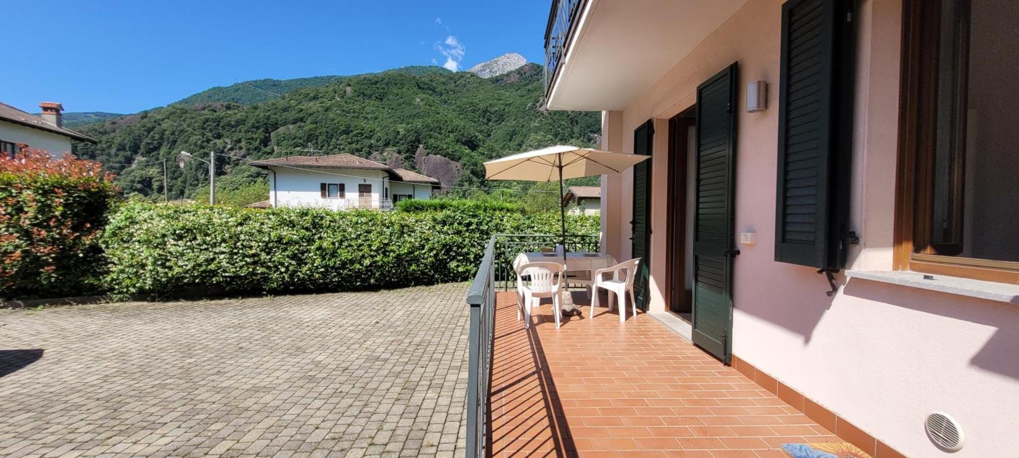 Terrazza Fucinetta Apartman Introbio Kültér fotó